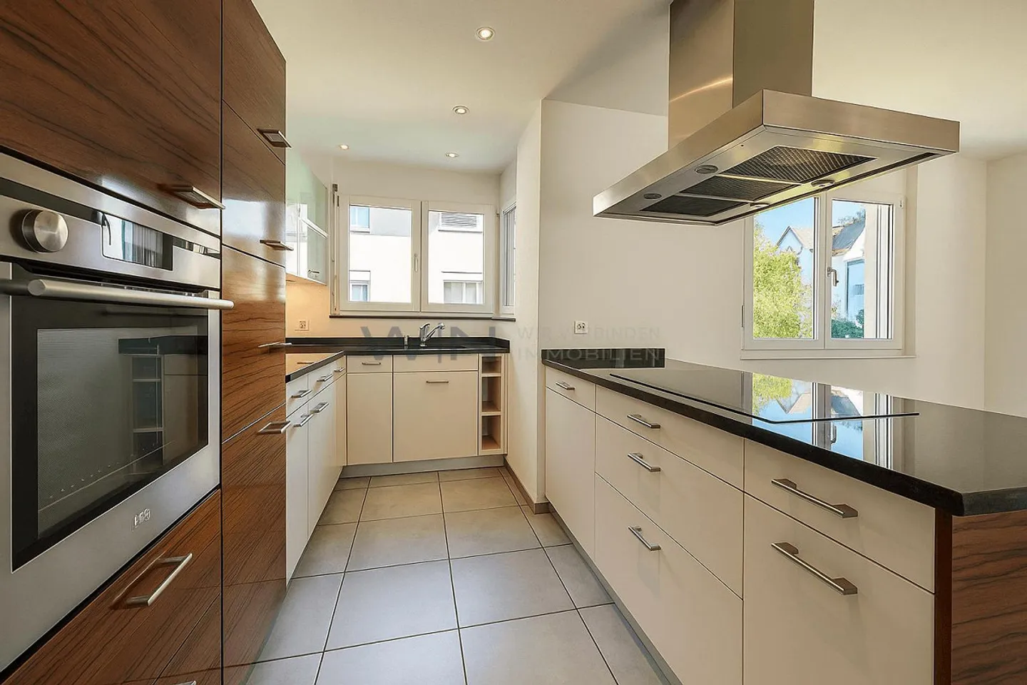 Modernes Apartment mit Balkon - Foto 3 von 7