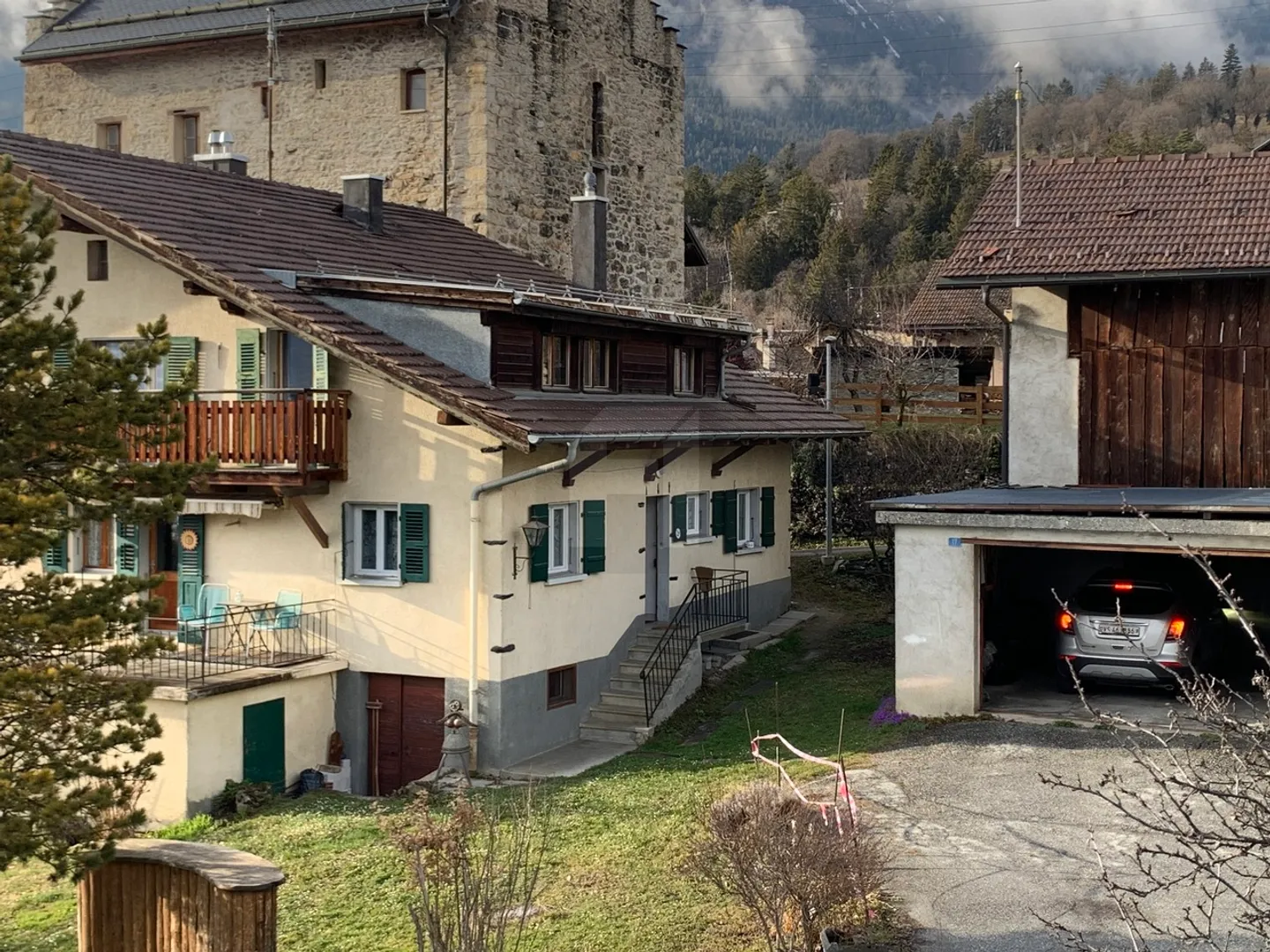 Edificio residenziale - Foto 1 di 13