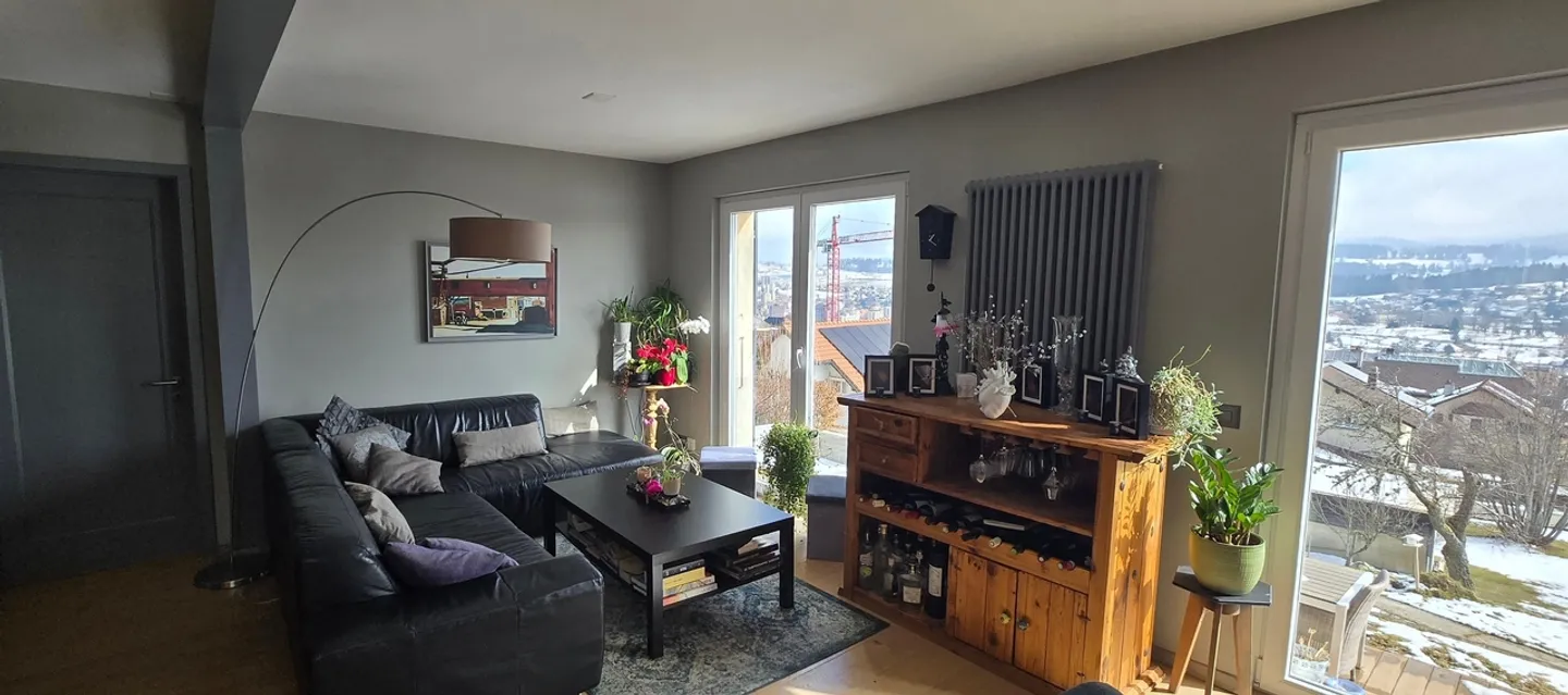 Single villa with 6.5 rooms in La Chaux-de-Fonds, Canton of Neuchâtel - Photo 1 of 13