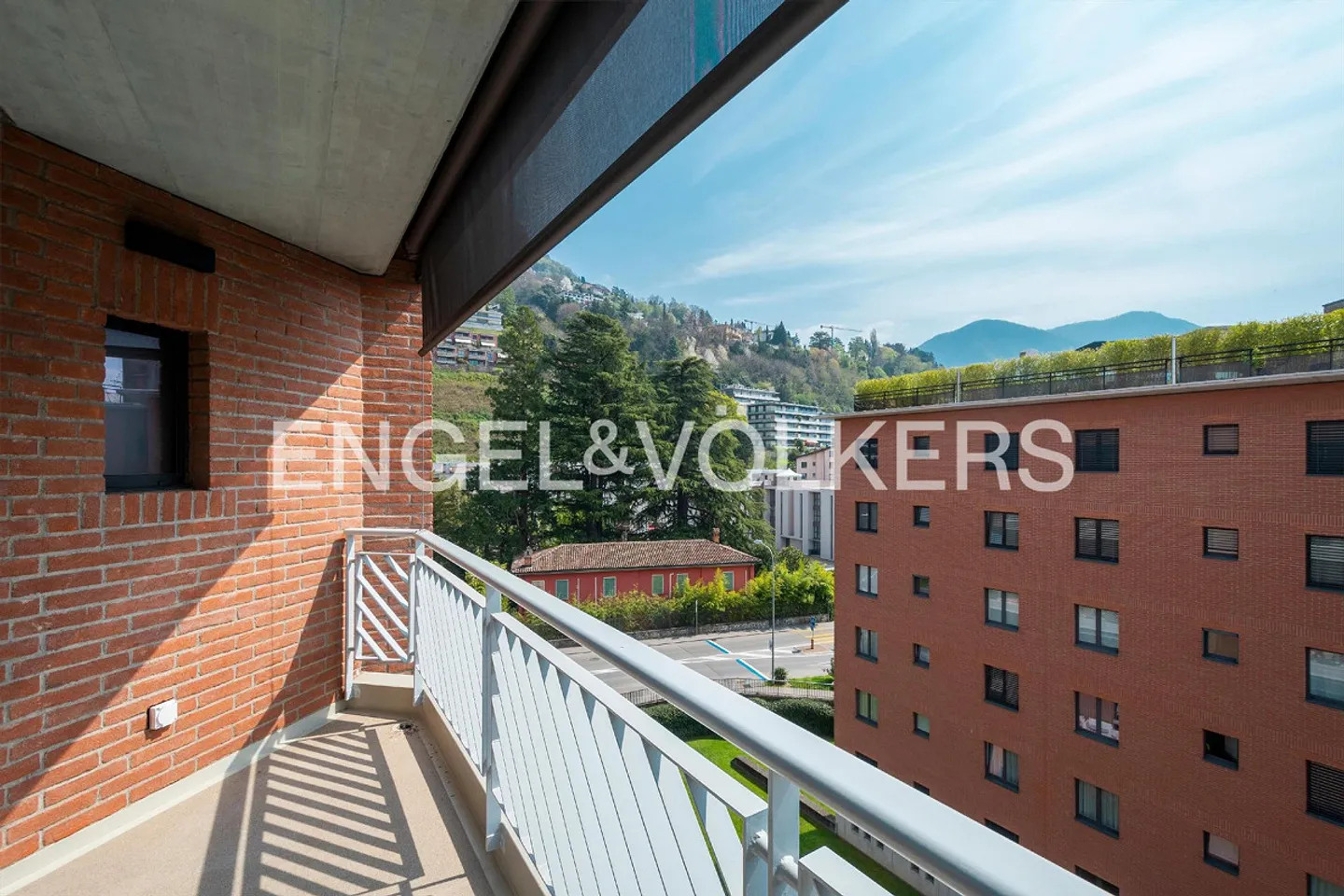 Duplex sofisticato con terrazza sul tetto - Foto 3 di 13