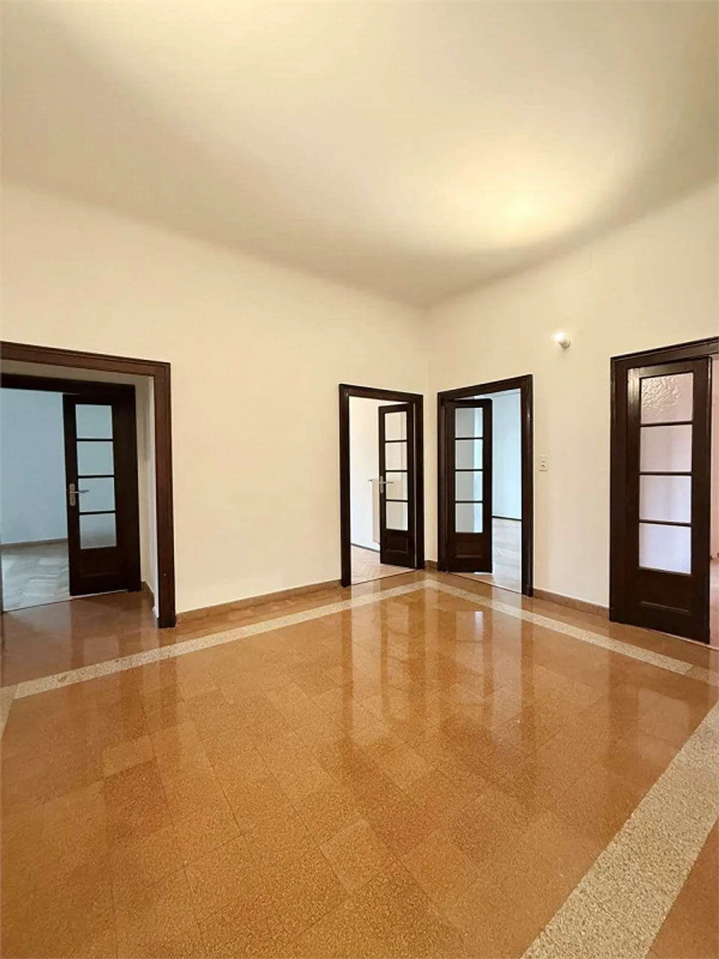 Elegantes Apartment in Lugano - Foto 3 von 9