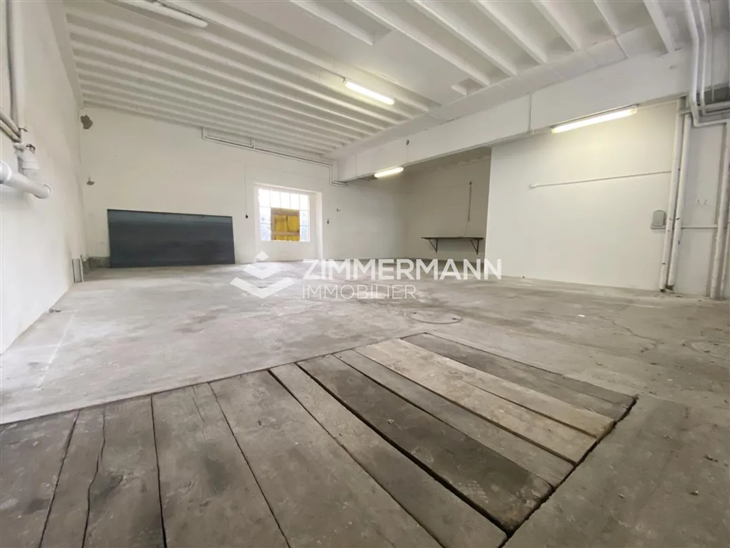 Storage Space in Begnins - Photo 4 of 7