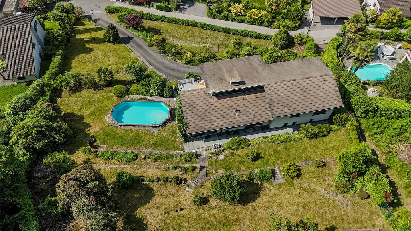 Sogno residenziale esclusivo su terreno edificabile di 2.637 m2 con vista a 180° - Foto 18 di 23