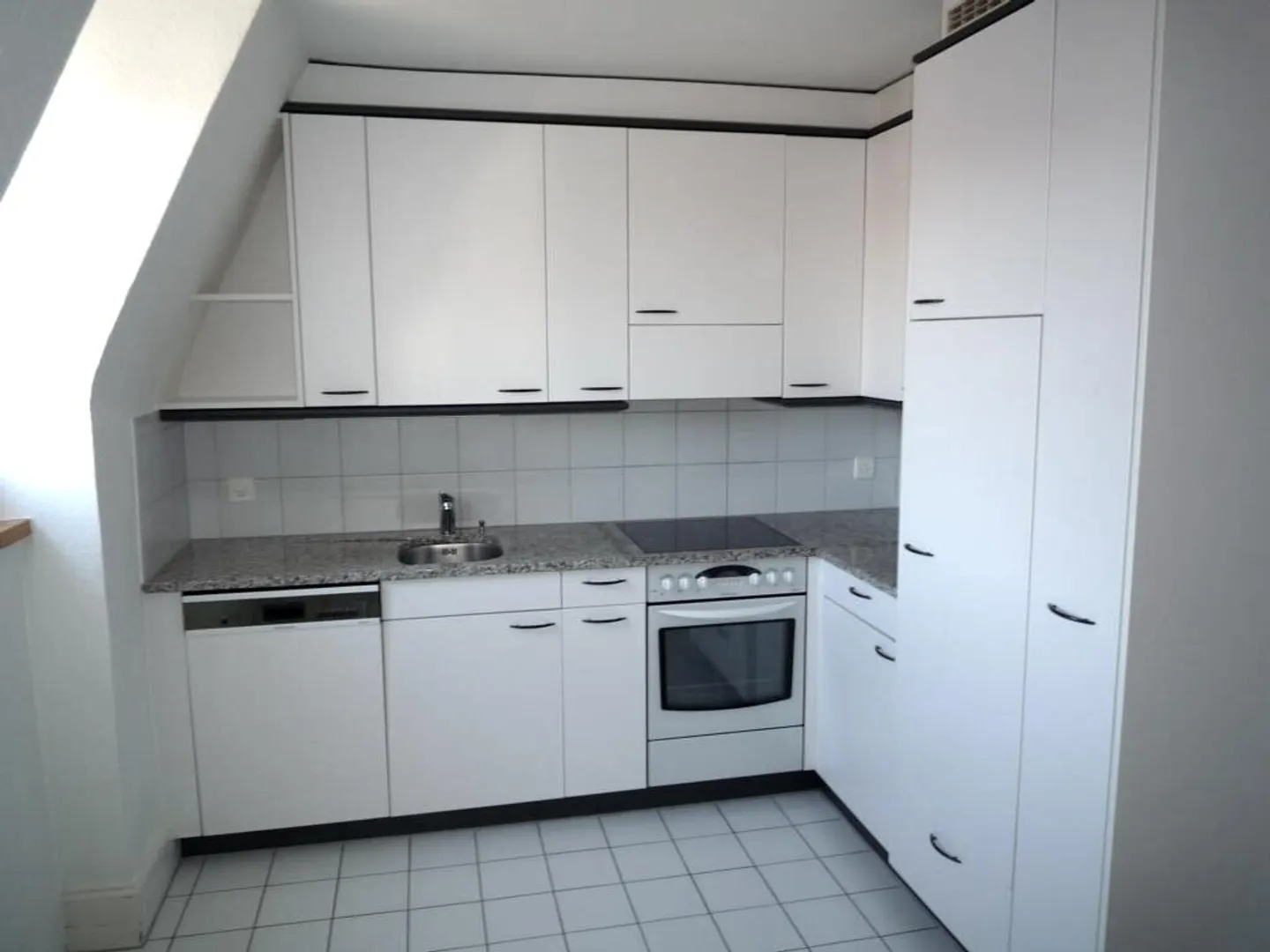 Appartamento centrale di 4 stanze di 103 m² al 4° piano - Foto 3 di 7