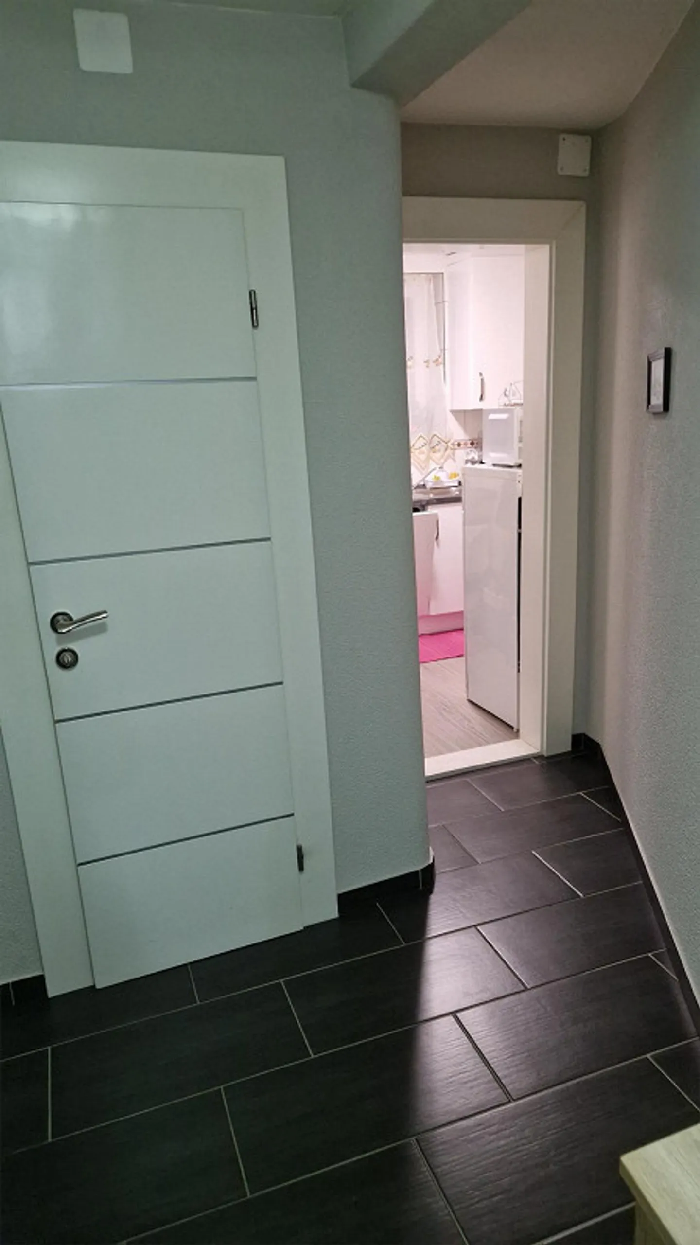 Bellissimo appartamento di 3 stanze con area salotto privata - Foto 10 di 16