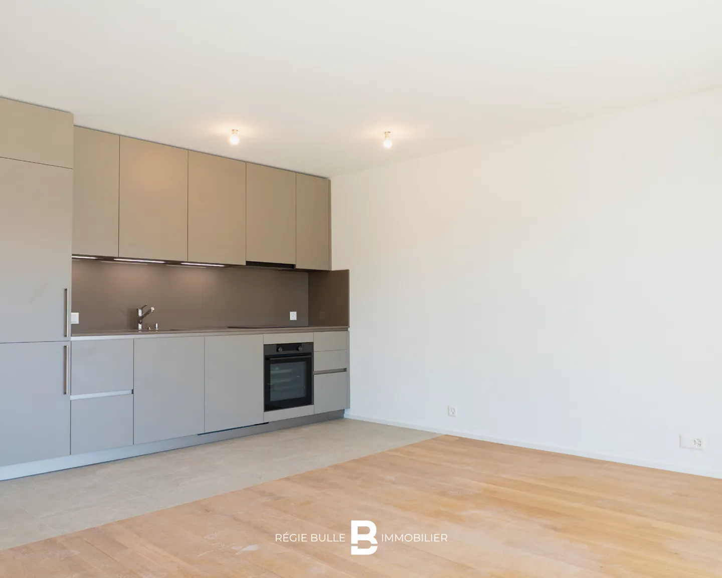 Modern Eco-Quarter Apartment - Photo 4 of 9