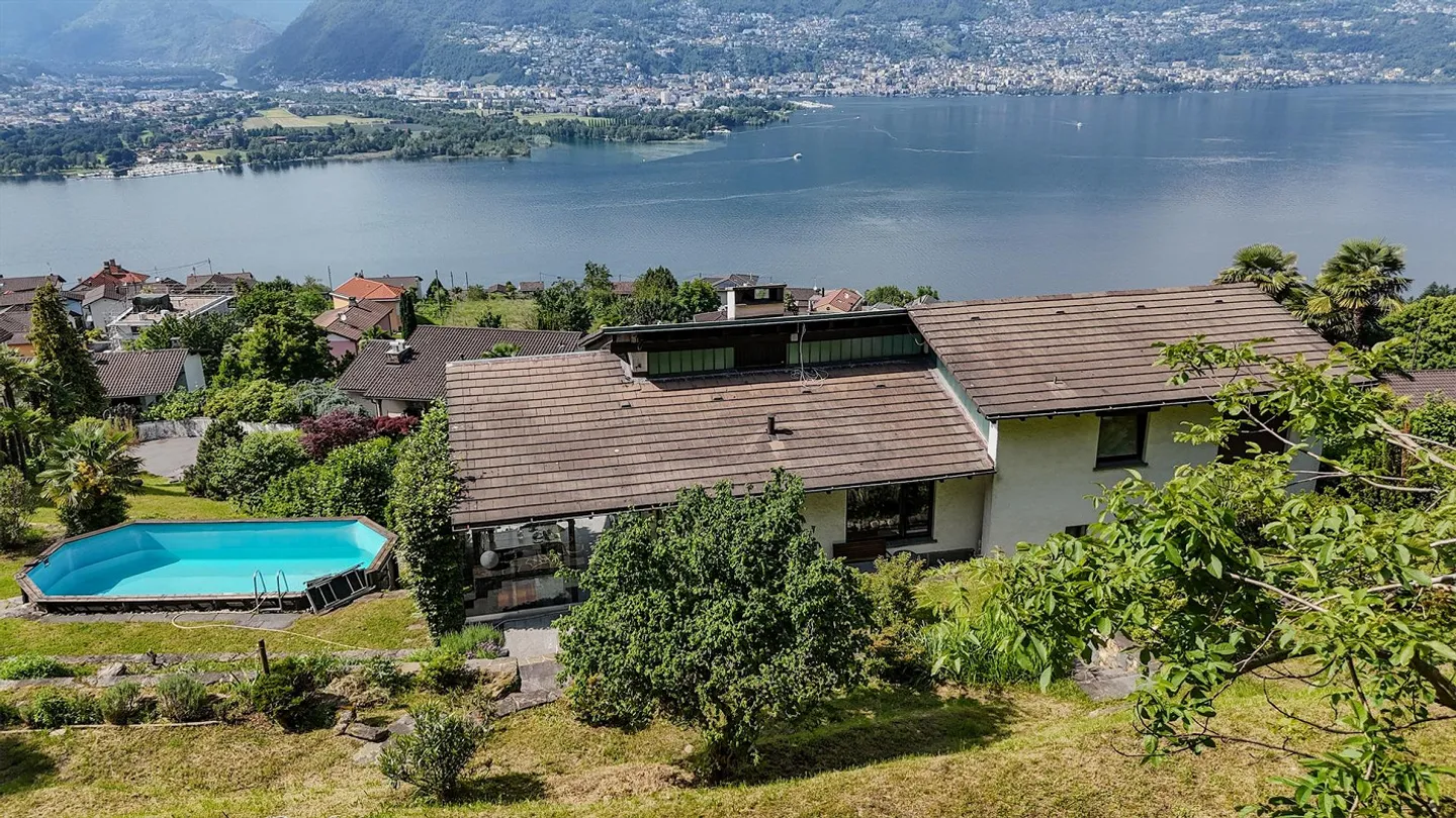Sogno residenziale esclusivo su terreno edificabile di 2.637 m2 con vista a 180° - Foto 19 di 23