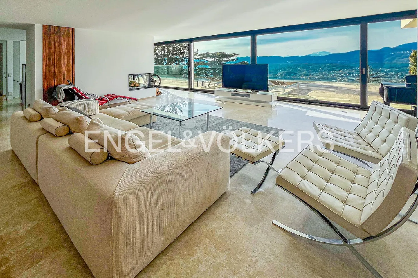 Duplex de rêve – où le style contemporain rencontre des vues imprenables sur le lac - Photo 4 sur 13