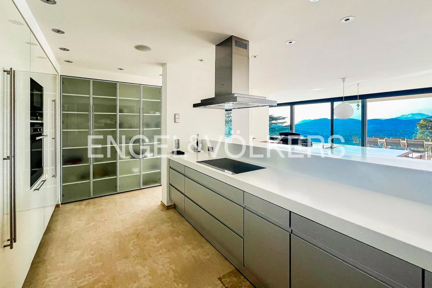 Duplex de rêve – où le style contemporain rencontre des vues imprenables sur le lac - Photo 7 sur 13