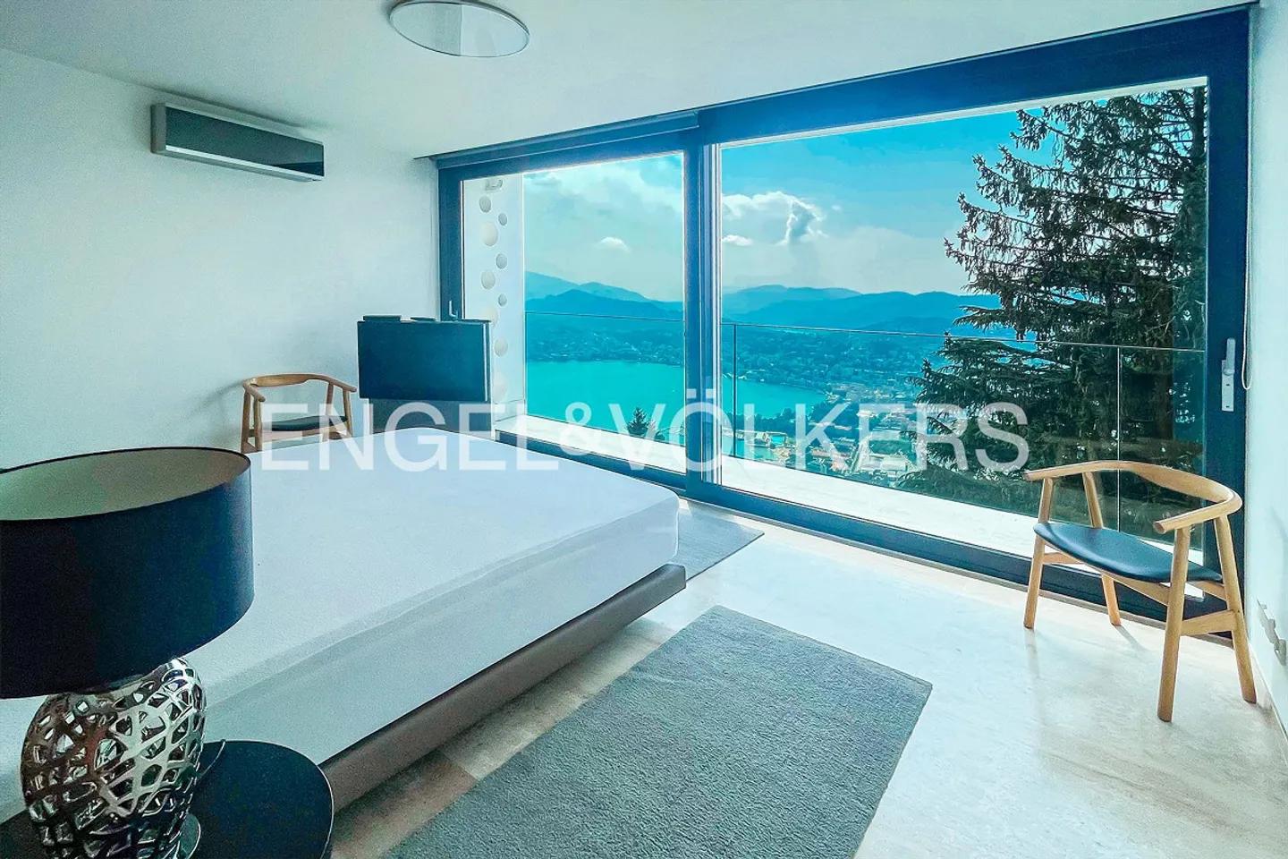 Duplex de rêve – où le style contemporain rencontre des vues imprenables sur le lac - Photo 8 sur 13