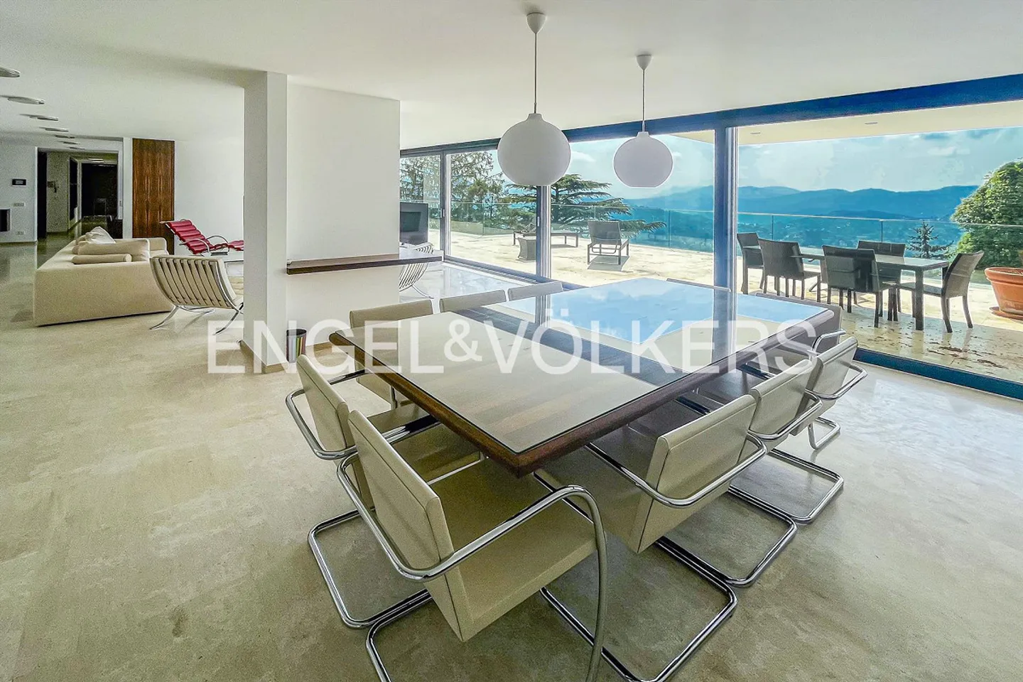 Duplex de rêve – où le style contemporain rencontre des vues imprenables sur le lac - Photo 2 sur 13