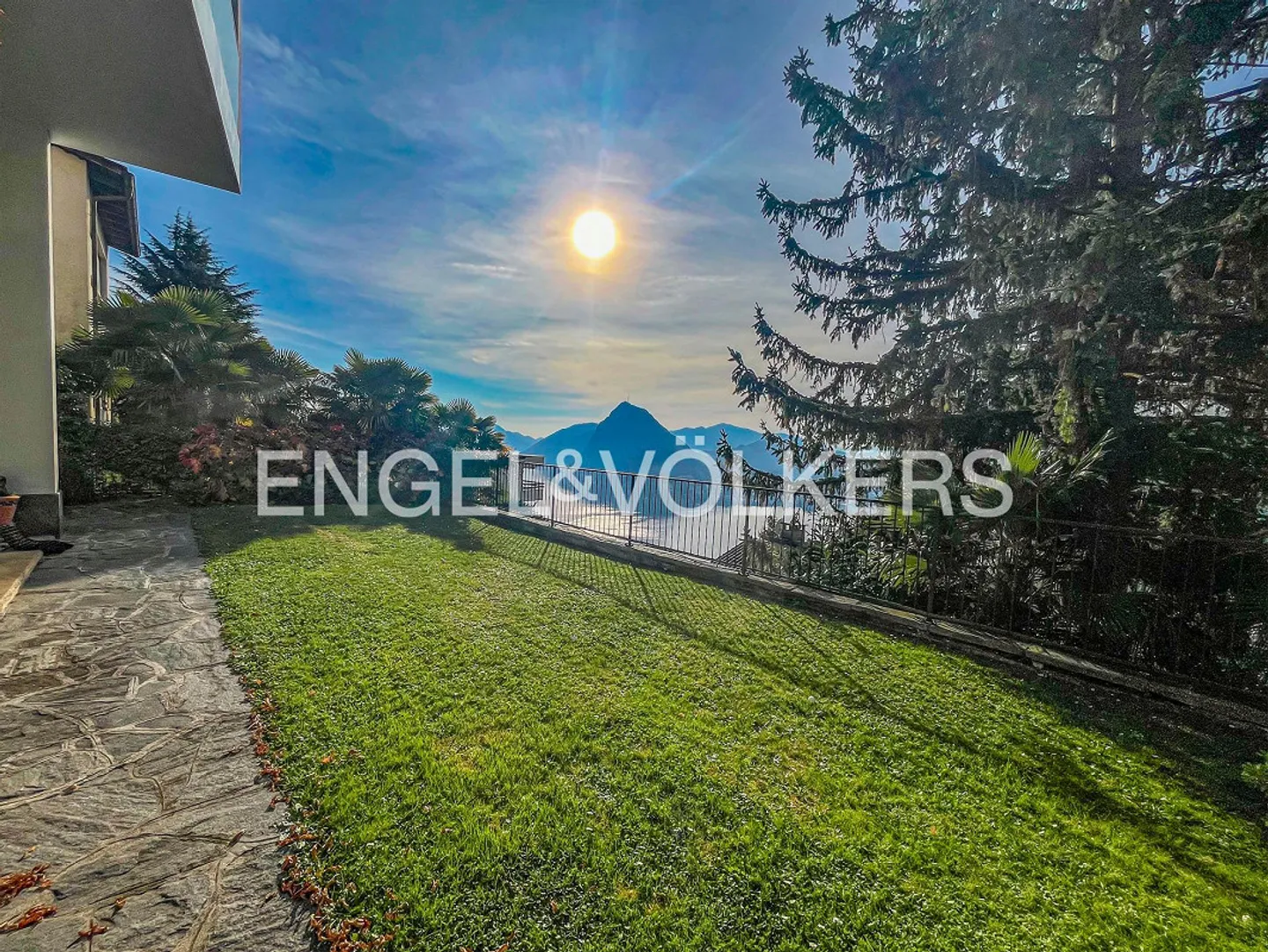 Duplex de rêve – où le style contemporain rencontre des vues imprenables sur le lac - Photo 13 sur 13