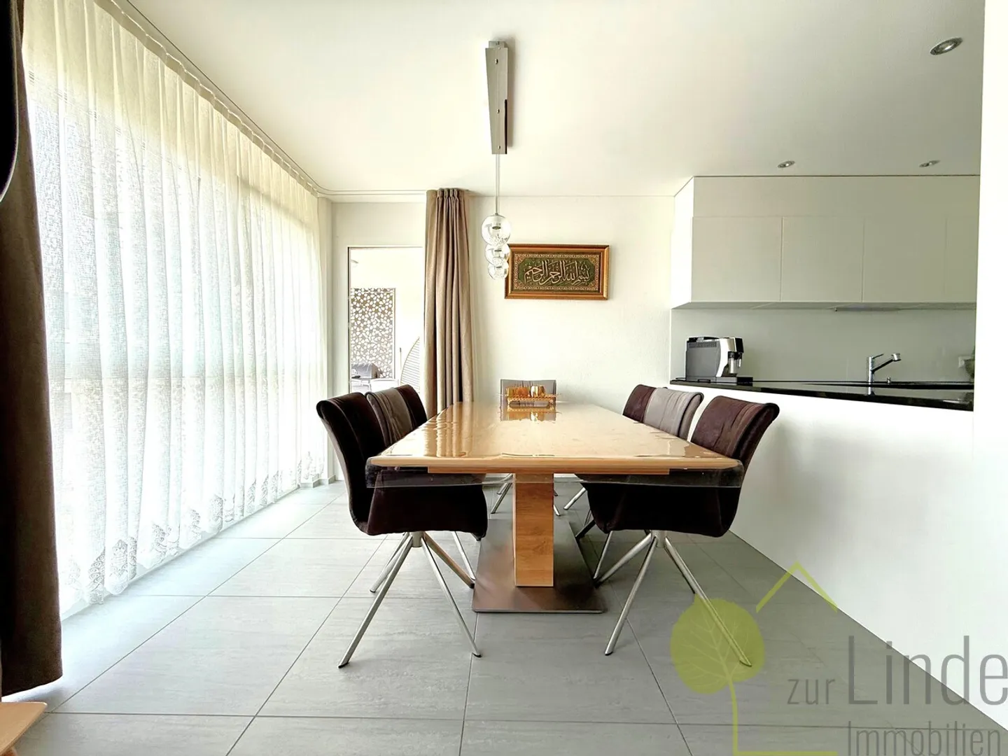 Appartement spacieux de 4.5 pièces - moderne, ensoleillé, familial - Photo 5 sur 14