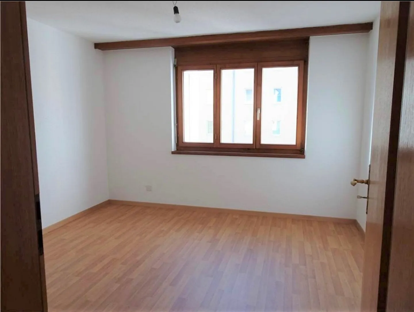 Ampio appartamento di 3,5 stanze con balcone - Foto 7 di 7