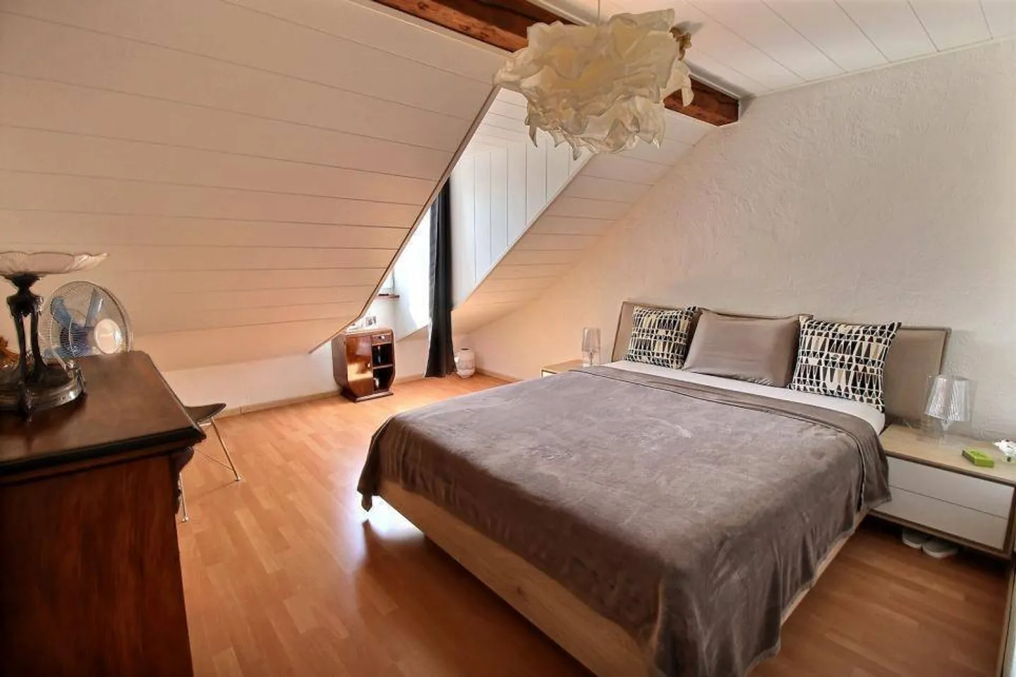 Charming duplex with balcony and unobstructed view, sold rented - Photo 5 of 7