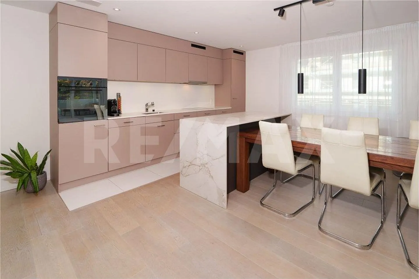 Like-new 3.5 room apartment with large balcony - Photo 5 of 9
