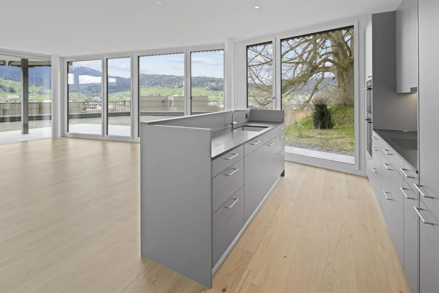 Vivere con vista lago e servizio - Foto 3 di 7