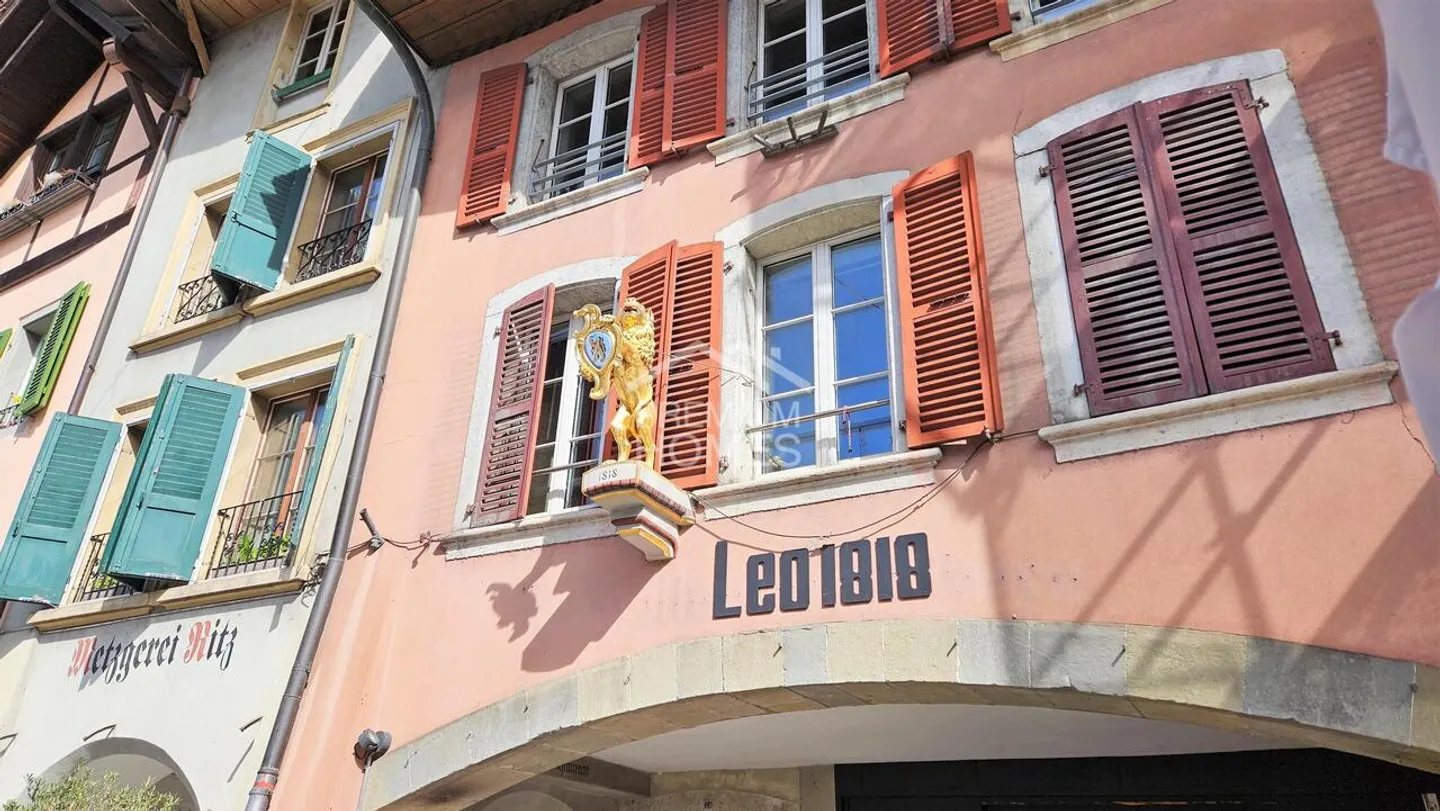 900 CHF pour cet emplacement?! Un véritable bijou de la vieille ville! - Photo 2 sur 13
