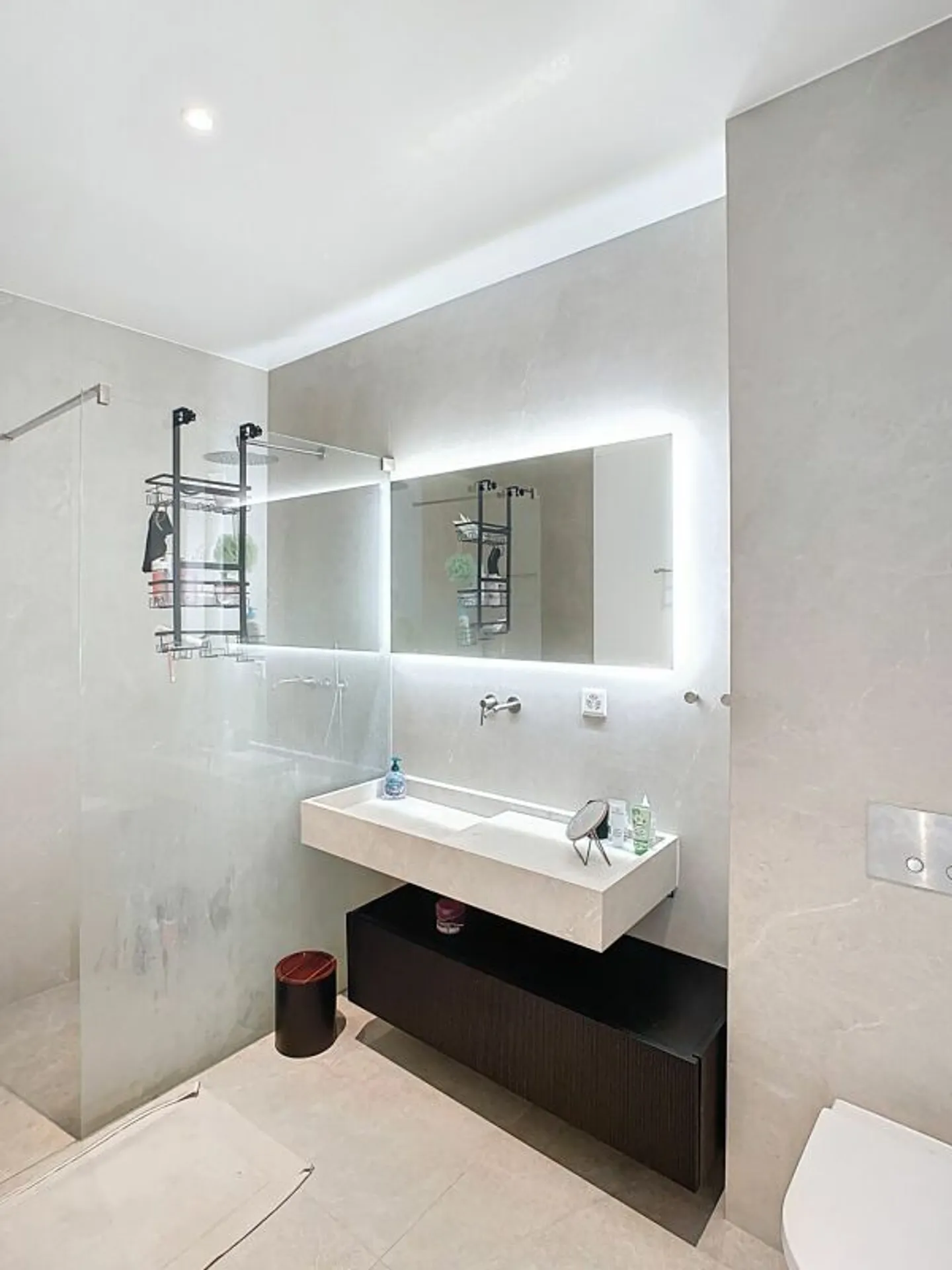 Penthouse de Luxe avec Vue Époustouflante - Photo 8 sur 12