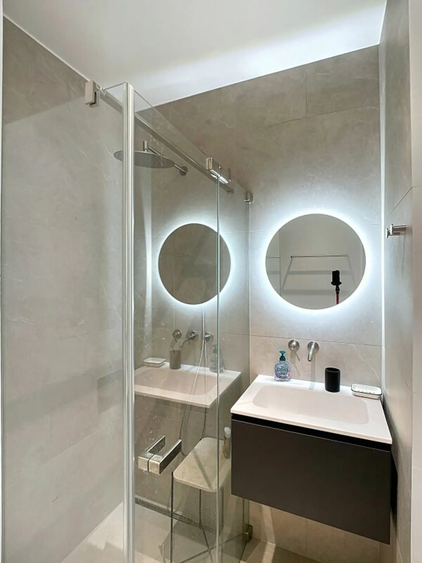 Penthouse de Luxe avec Vue Époustouflante - Photo 9 sur 12