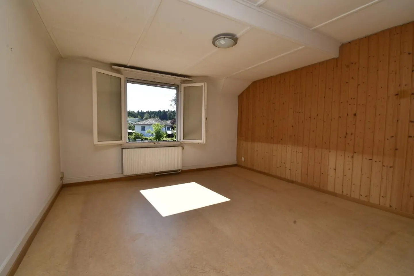 Detached 4.5 Room Single-Family House with Surroundings - Photo 8 of 16