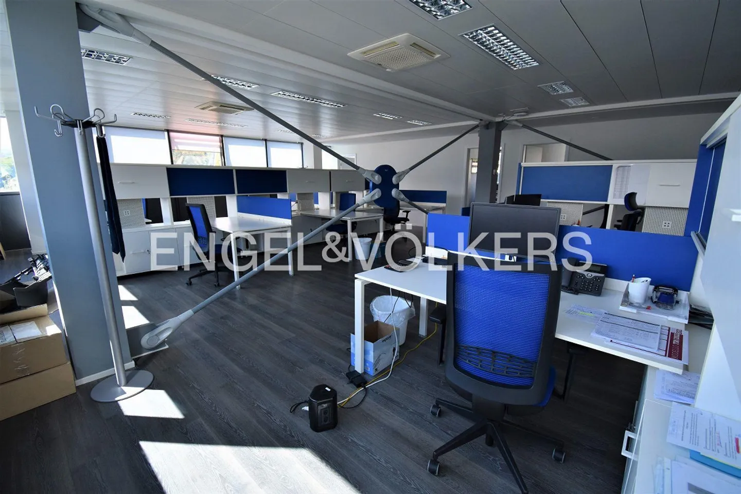 Ufficio di 416 m2 al 5° piano con ascensore - Foto 1 di 12