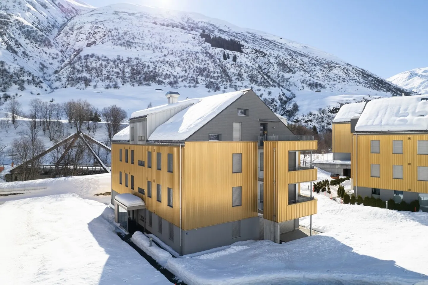 Modern Living with a View of the Mountains - Photo 2 of 9