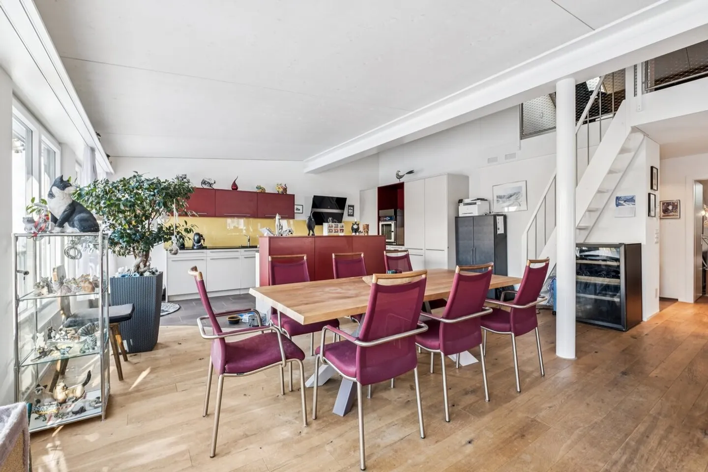 Modern Living with a View of the Mountains - Photo 4 of 9