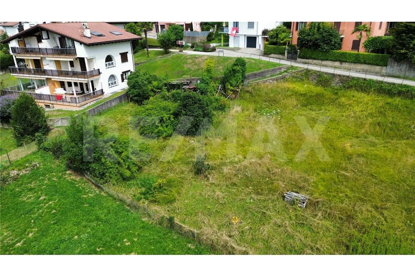 Building plot in Astano quiet location and great potential - Photo 3 of 9