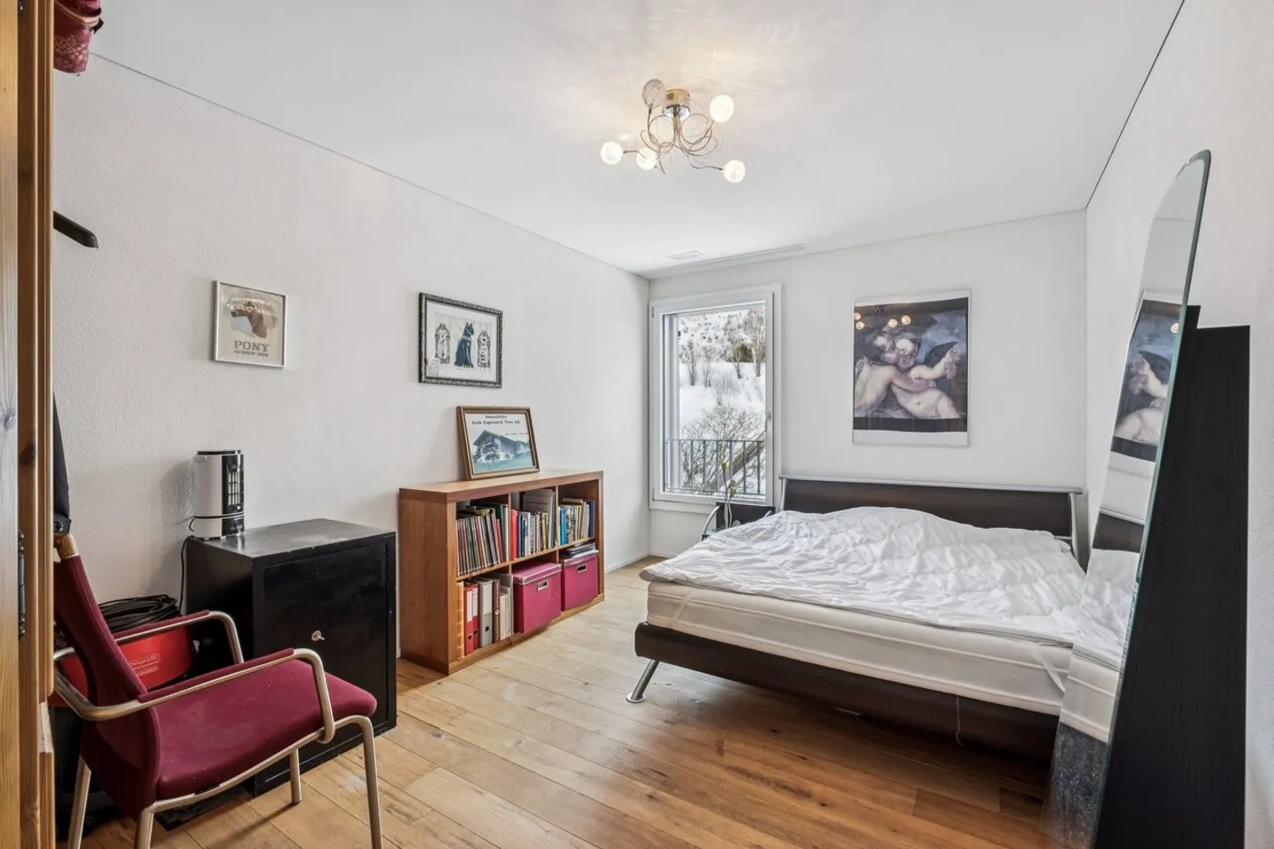 Modern Living with a View of the Mountains - Photo 6 of 9