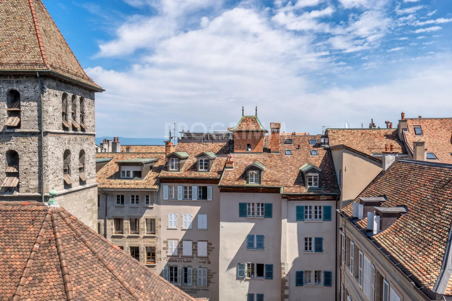 Old Town - Magnificent 4-Room Apartment with Studio - Top Floor - Elevator - Photo 2 of 8
