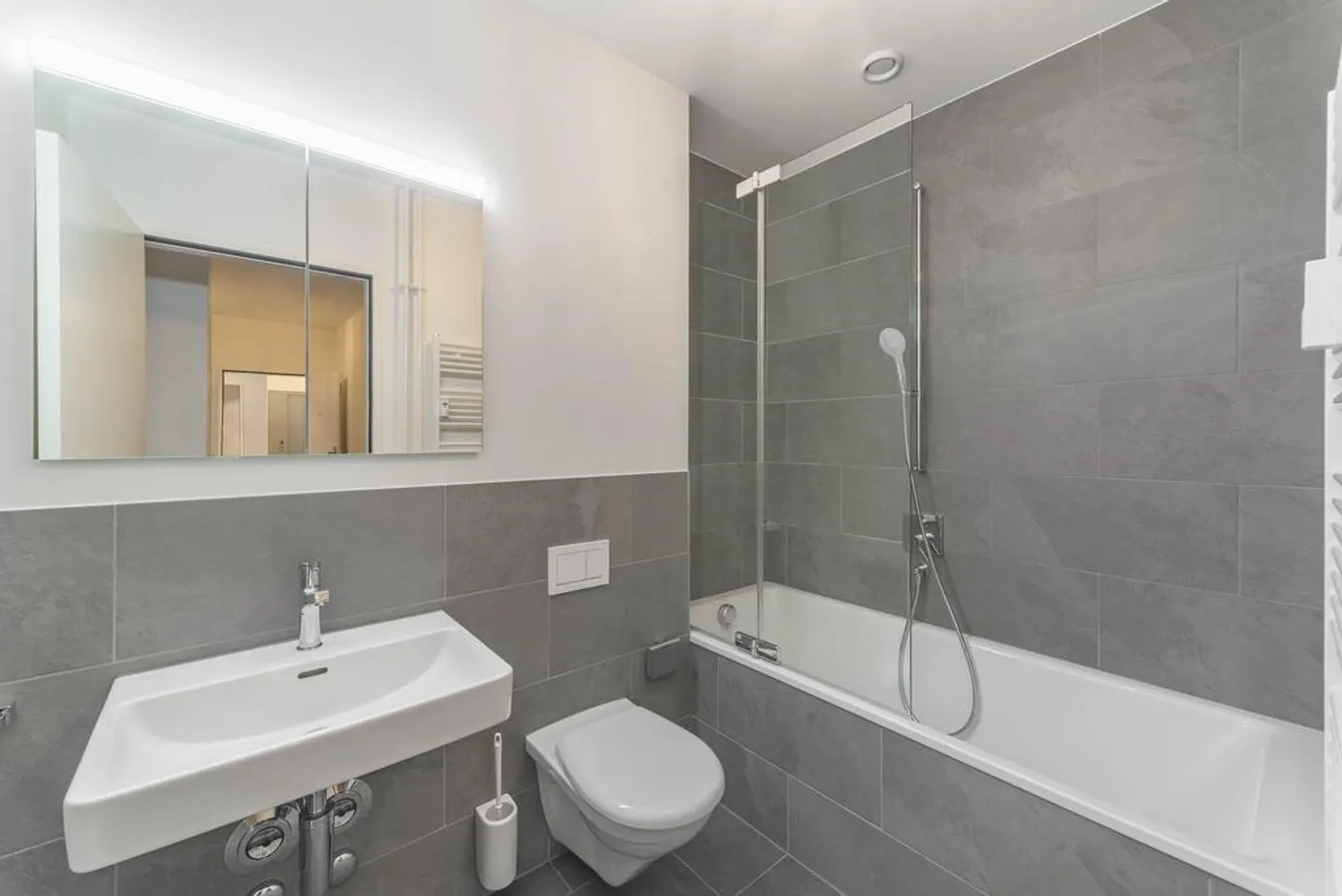 Moderne Wohnung mit Balkon - Foto 2 von 7