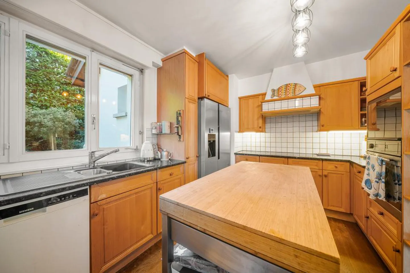 PROPRIETÀ INSOLITA SU UN GRANDE TERRENO COPERTO DA ALBERI - Foto 6 di 13