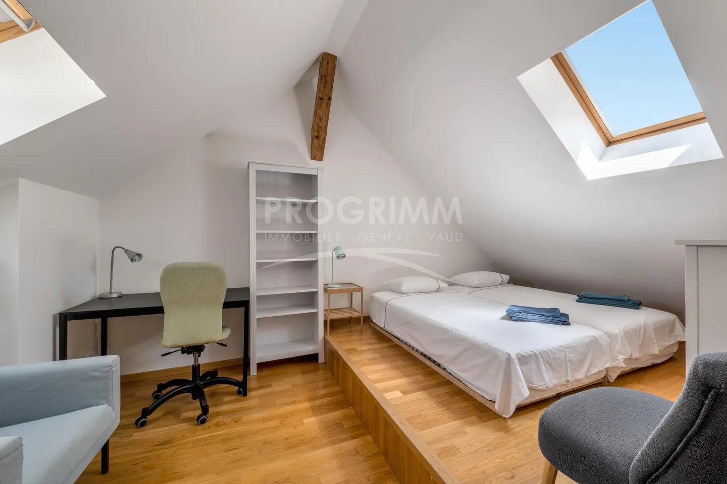 Old Town - Magnificent 4-Room Apartment with Studio - Top Floor - Elevator - Photo 7 of 8