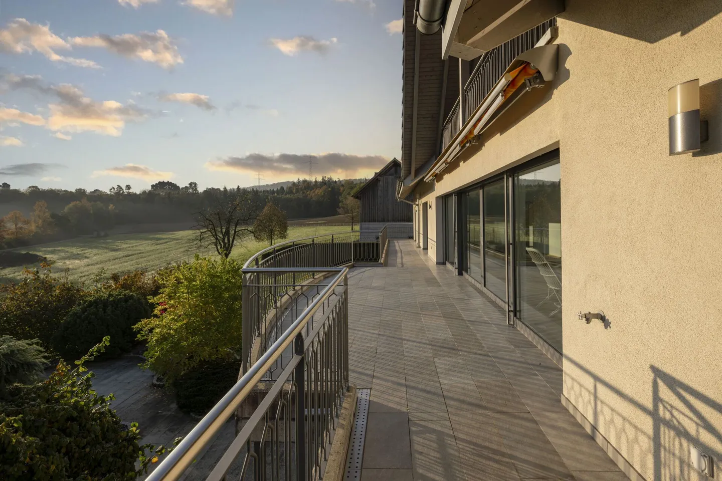 Appartamento con terrazza di 370 m2 nel verde - Foto 16 di 21