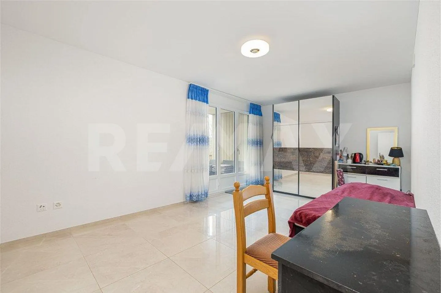 Casa a schiera 5.5 stanze quasi nuova con bella vista e grande giardino - Foto 5 di 13