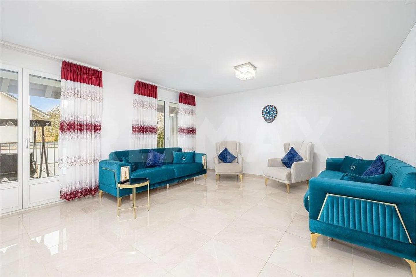 Casa a schiera 5.5 stanze quasi nuova con bella vista e grande giardino - Foto 9 di 13