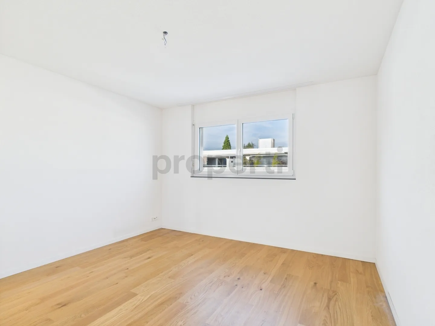 Appartement en attique exceptionnel de 3,5 pièces Grande terrasse de 71 m², calme, ensoleillé et idéal pour les familles - Photo 8 sur 13