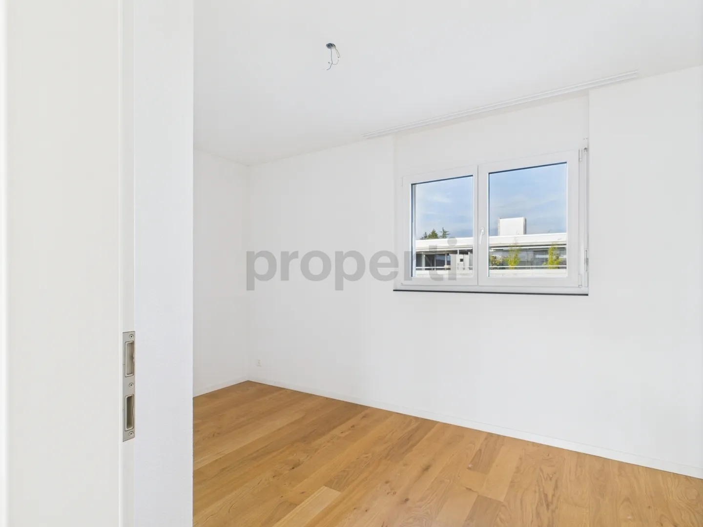 Appartement en attique exceptionnel de 3,5 pièces Grande terrasse de 71 m², calme, ensoleillé et idéal pour les familles - Photo 10 sur 13