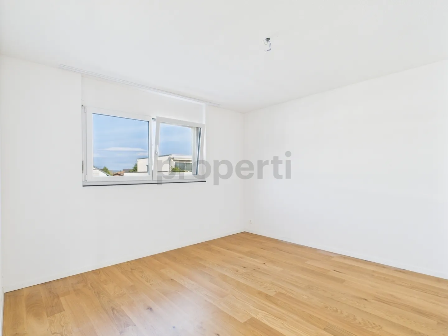 Appartement en attique exceptionnel de 3,5 pièces Grande terrasse de 71 m², calme, ensoleillé et idéal pour les familles - Photo 9 sur 13