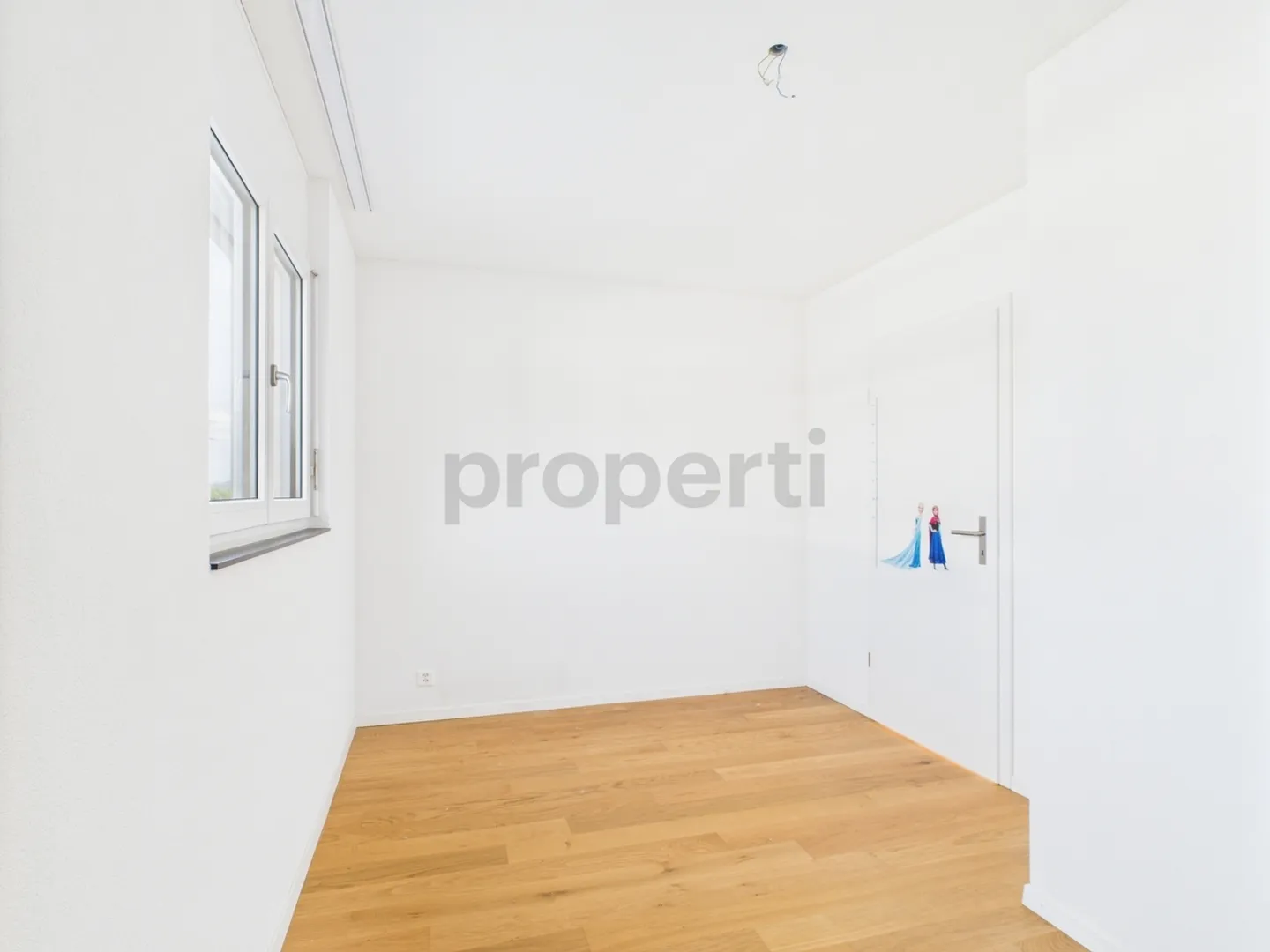 Appartement en attique exceptionnel de 3,5 pièces Grande terrasse de 71 m², calme, ensoleillé et idéal pour les familles - Photo 11 sur 13
