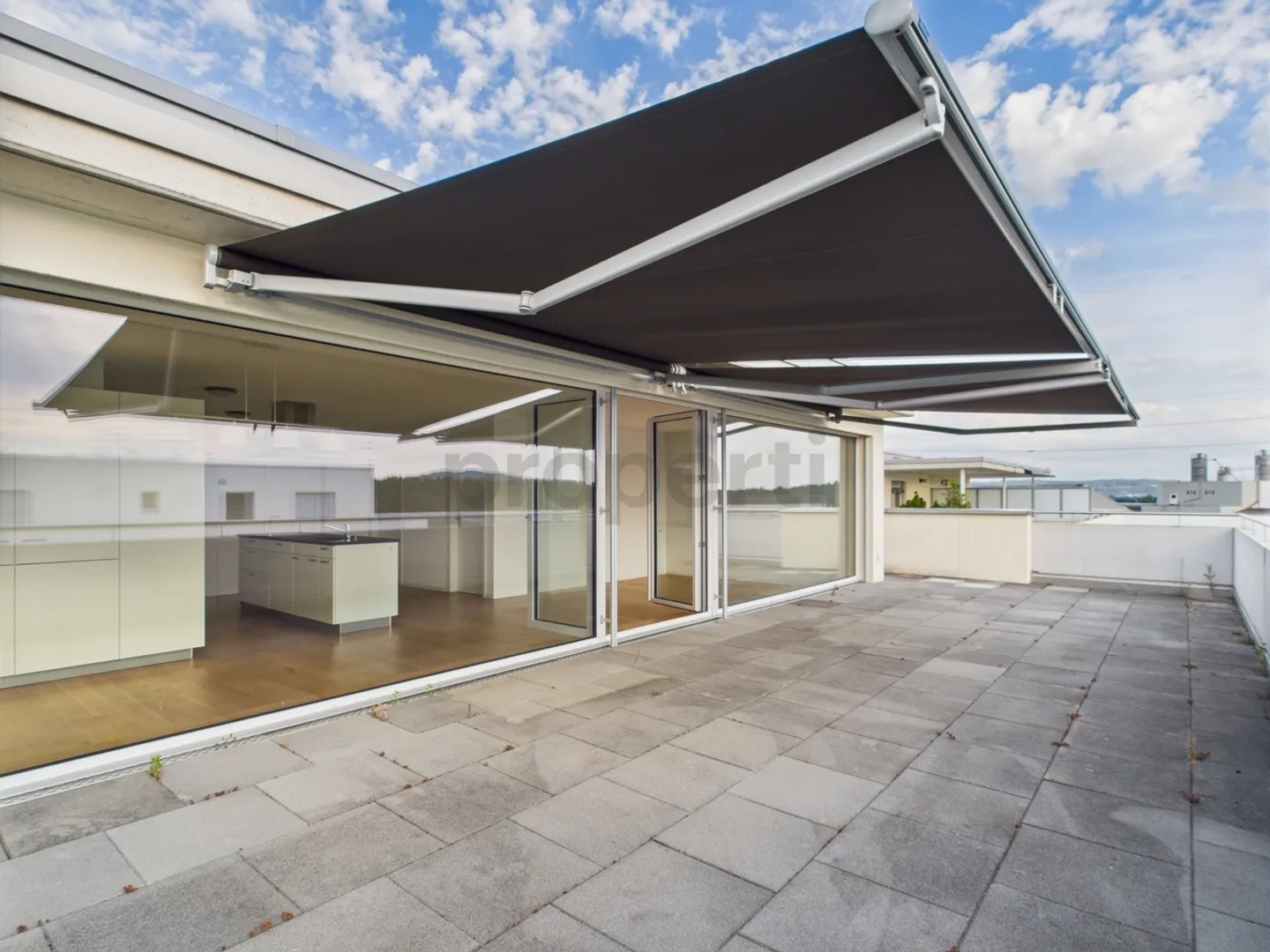 Appartement en attique exceptionnel de 3,5 pièces Grande terrasse de 71 m², calme, ensoleillé et idéal pour les familles - Photo 1 sur 13