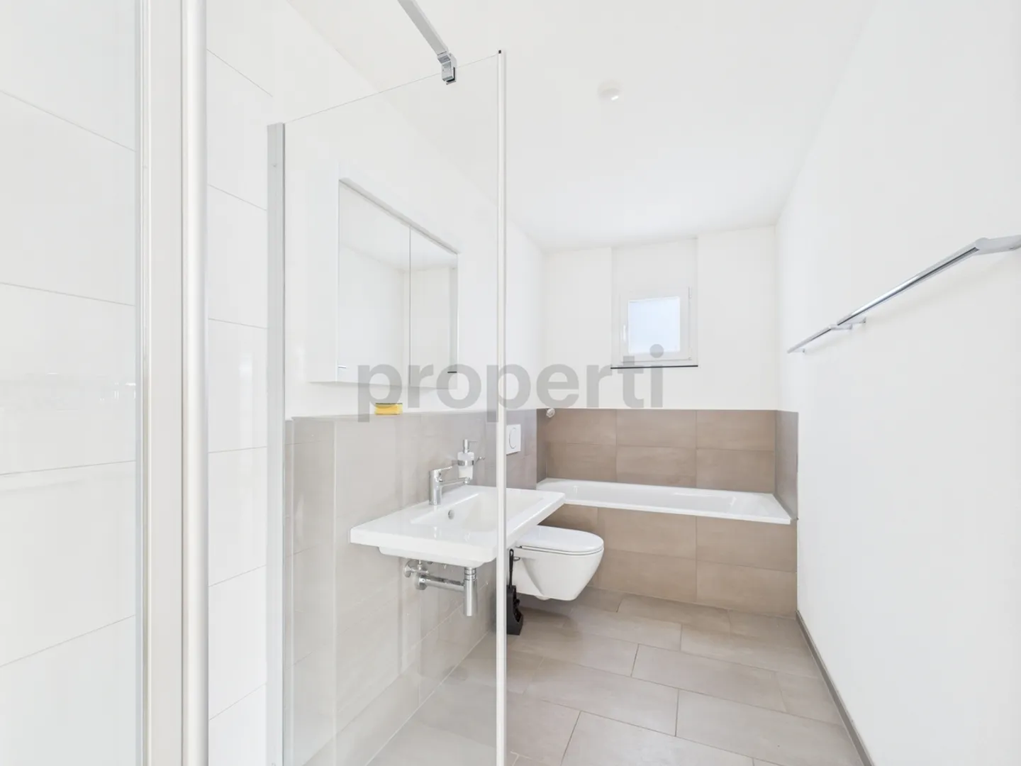 Appartement en attique exceptionnel de 3,5 pièces Grande terrasse de 71 m², calme, ensoleillé et idéal pour les familles - Photo 12 sur 13