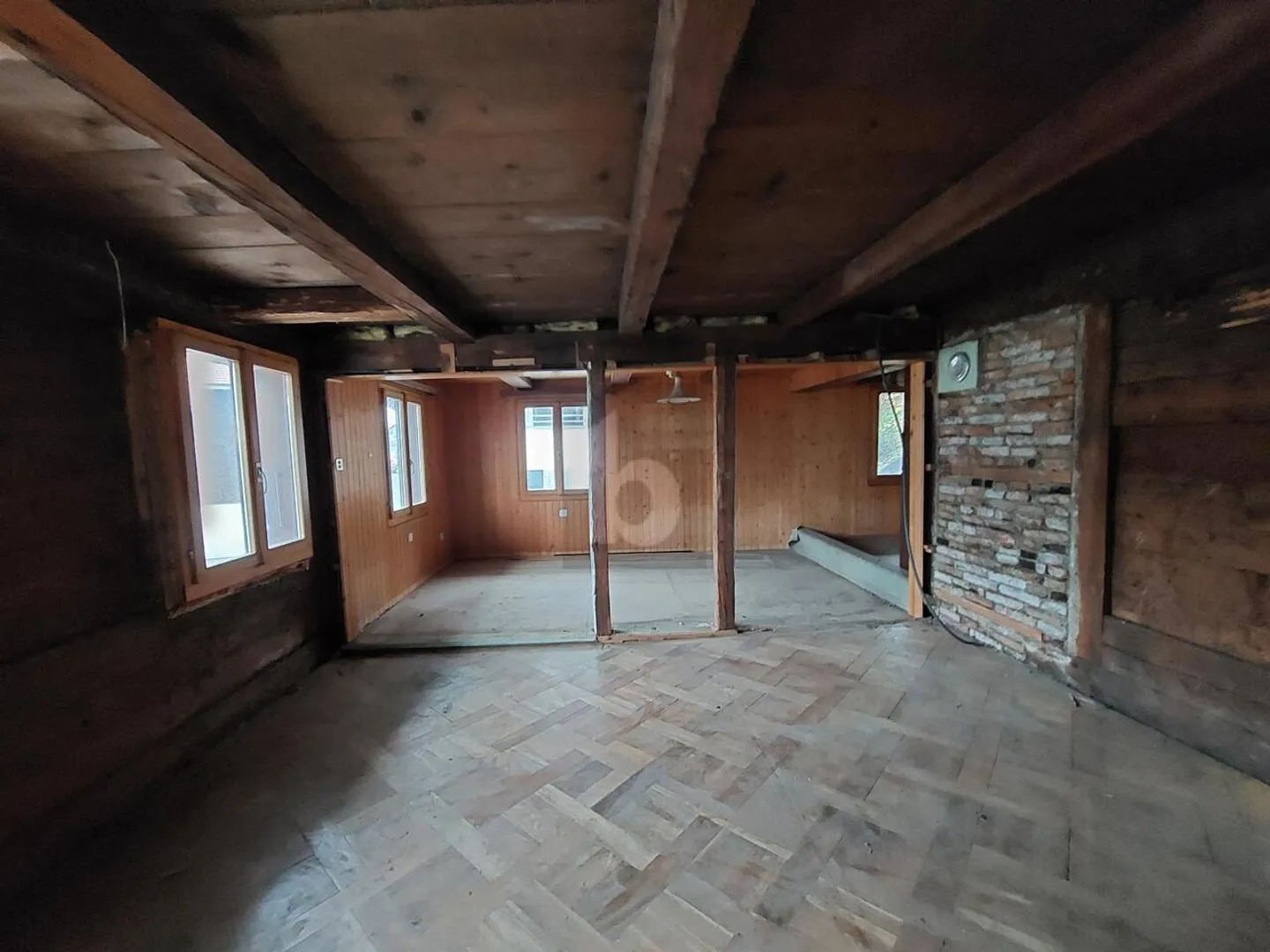 Residential building for sale - Photo 2 of 4