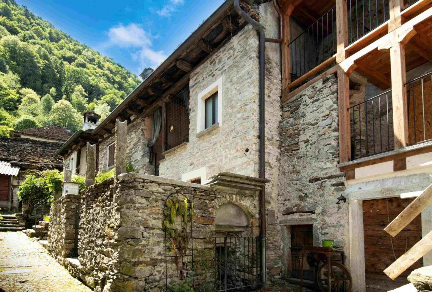 Charmantes Rustico in Aurigeno - Foto 2 von 9