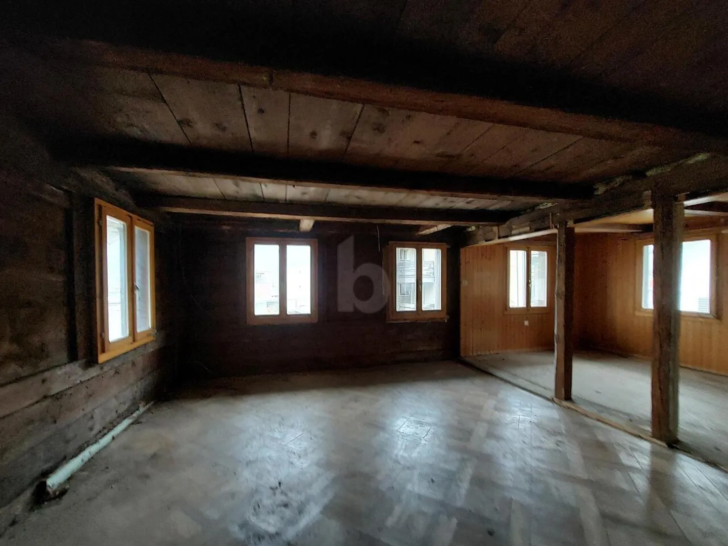 Residential building for sale - Photo 3 of 4