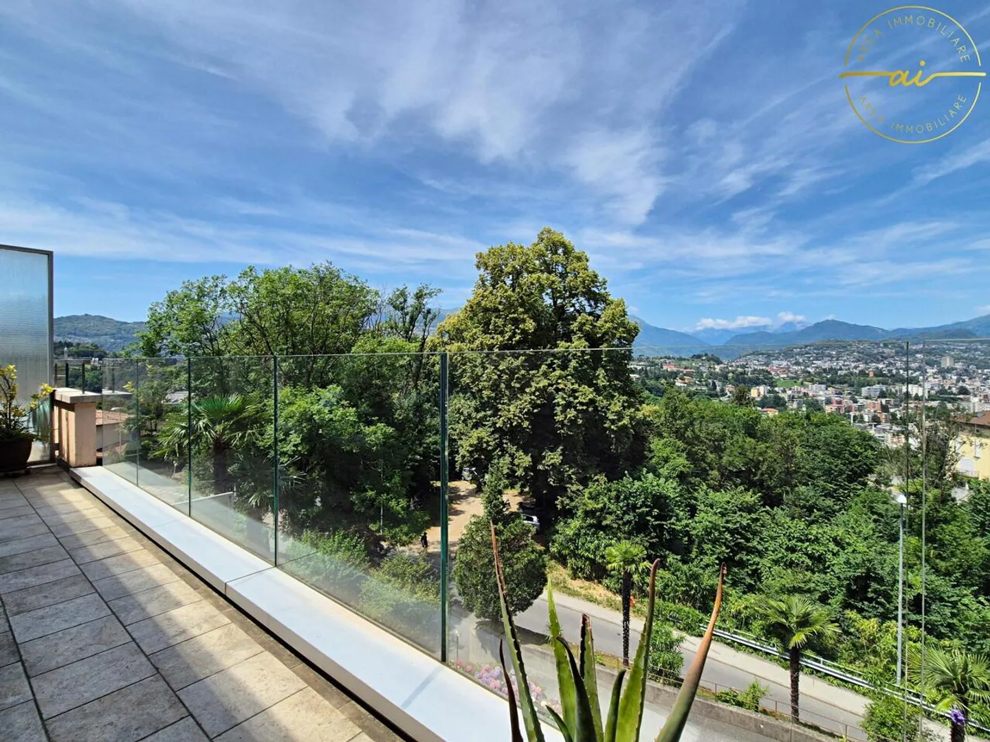 APPARTEMENT 2.5 PIÈCES AVEC VUE SUR LE LAC À PAZZALLO - Photo 3 sur 13