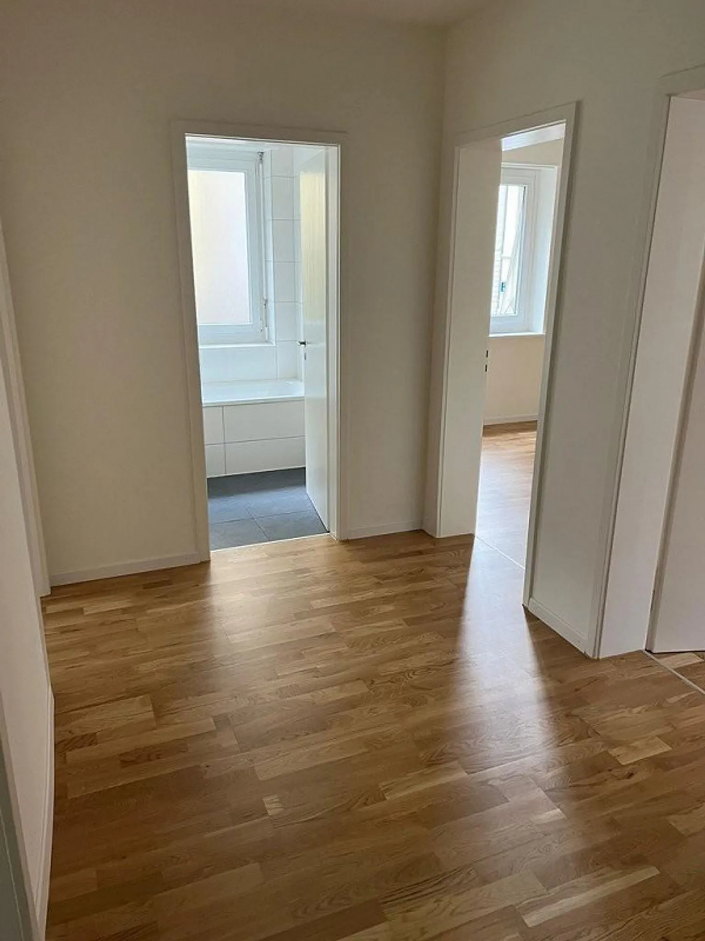 Charmante Wohnung an zentraler Lage nähe Zürichsee - Foto 3 von 6