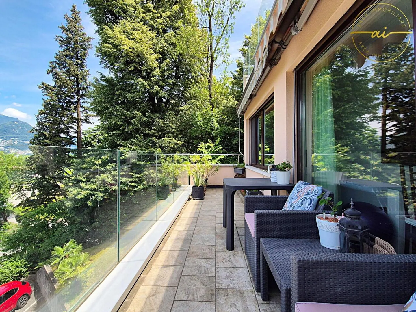 APPARTEMENT 2.5 PIÈCES AVEC VUE SUR LE LAC À PAZZALLO - Photo 2 sur 13