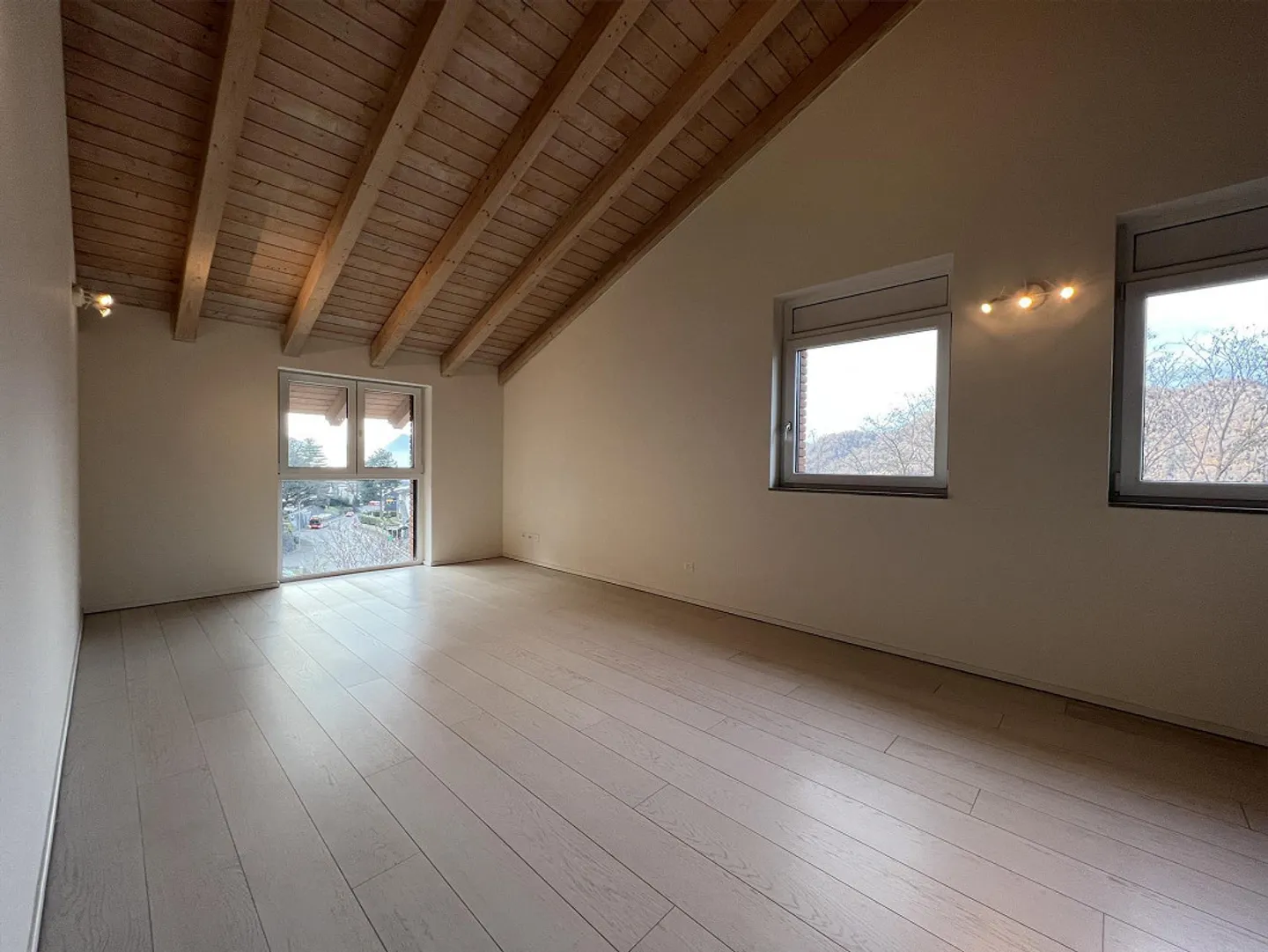 Modern penthouse with a view roof for sale in Cadro - PARKING SPACE - Photo 2 of 15